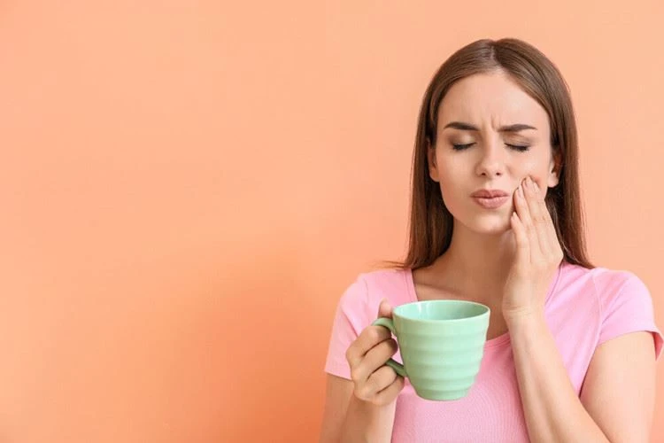Quels extraits de plantes peuvent prévenir et traiter les caries?